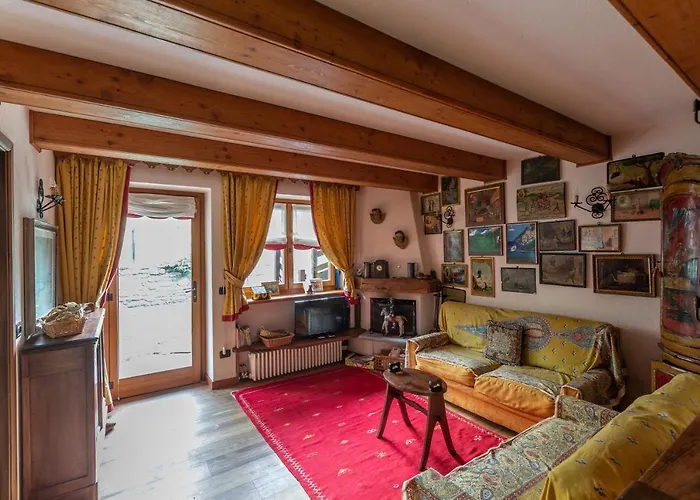Joivy Big Flat For 6 With Backyard And Parking In Courmayeur