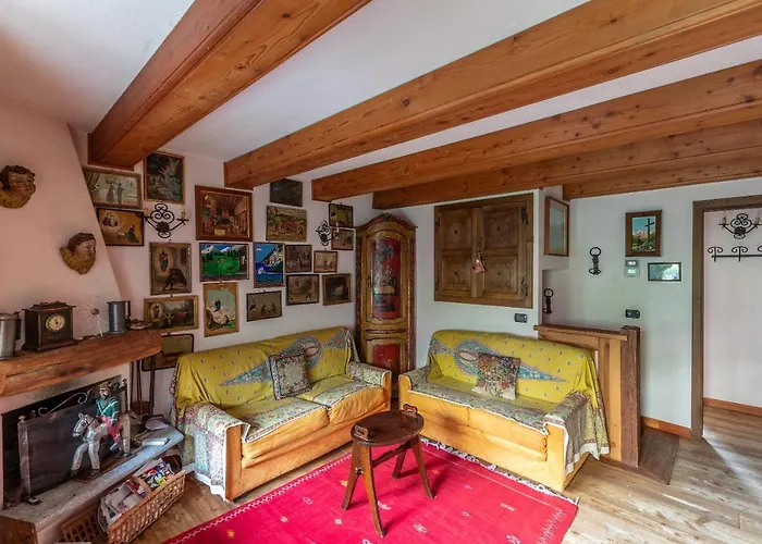 Joivy Big Flat For 6 With Backyard And Parking In Courmayeur